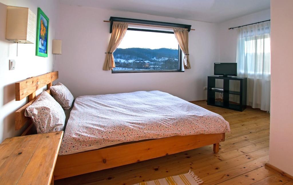 Casa Georgescu Hotel Rîşnov Стая снимка
